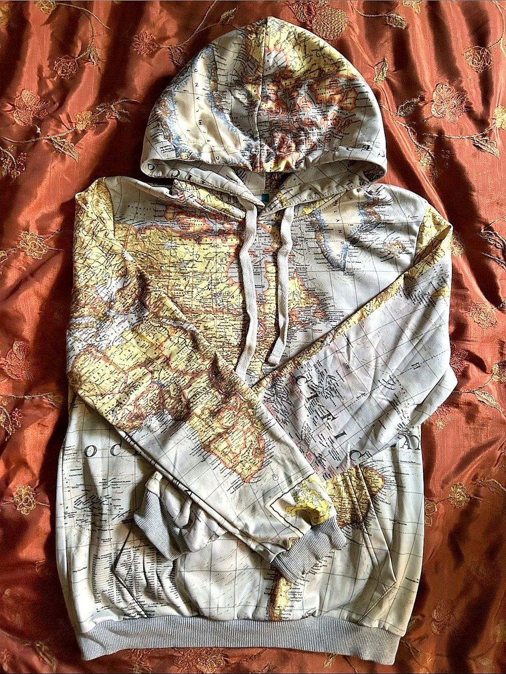 Map Print Pullover Hoodie in Ligh Blue Gray Men’s Size Medium